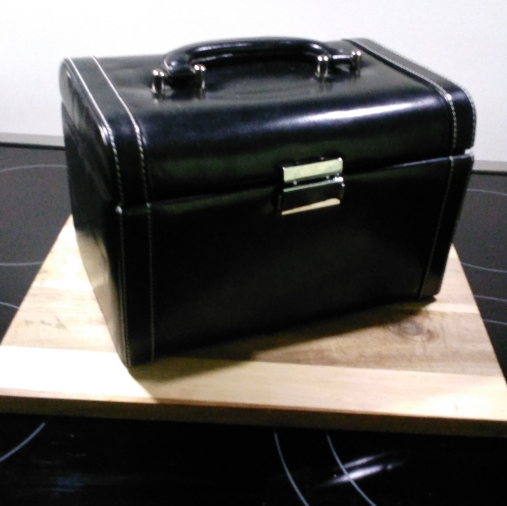 Jewelry/Storage Box - Picture 3 of 3